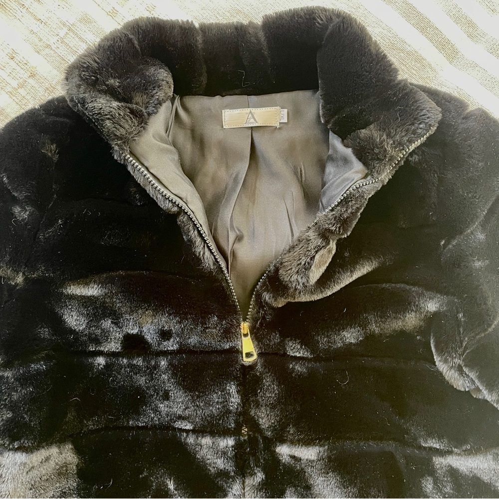 Faux fur black short zip jacket w pockets L - Picture 7 of 7